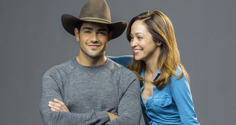 Autumn Reeser & Jesse Metcalfe Reunite for Hallmark Christmas Movie