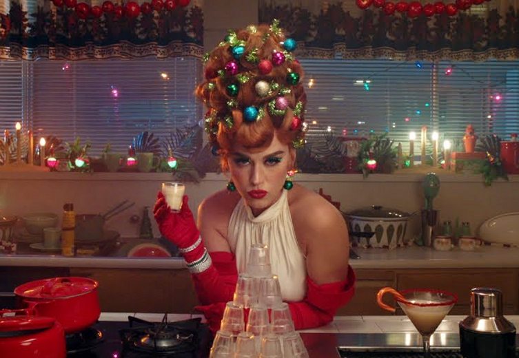 Katy Perry Releases New Music Video for 'Cozy Little Christmas'!